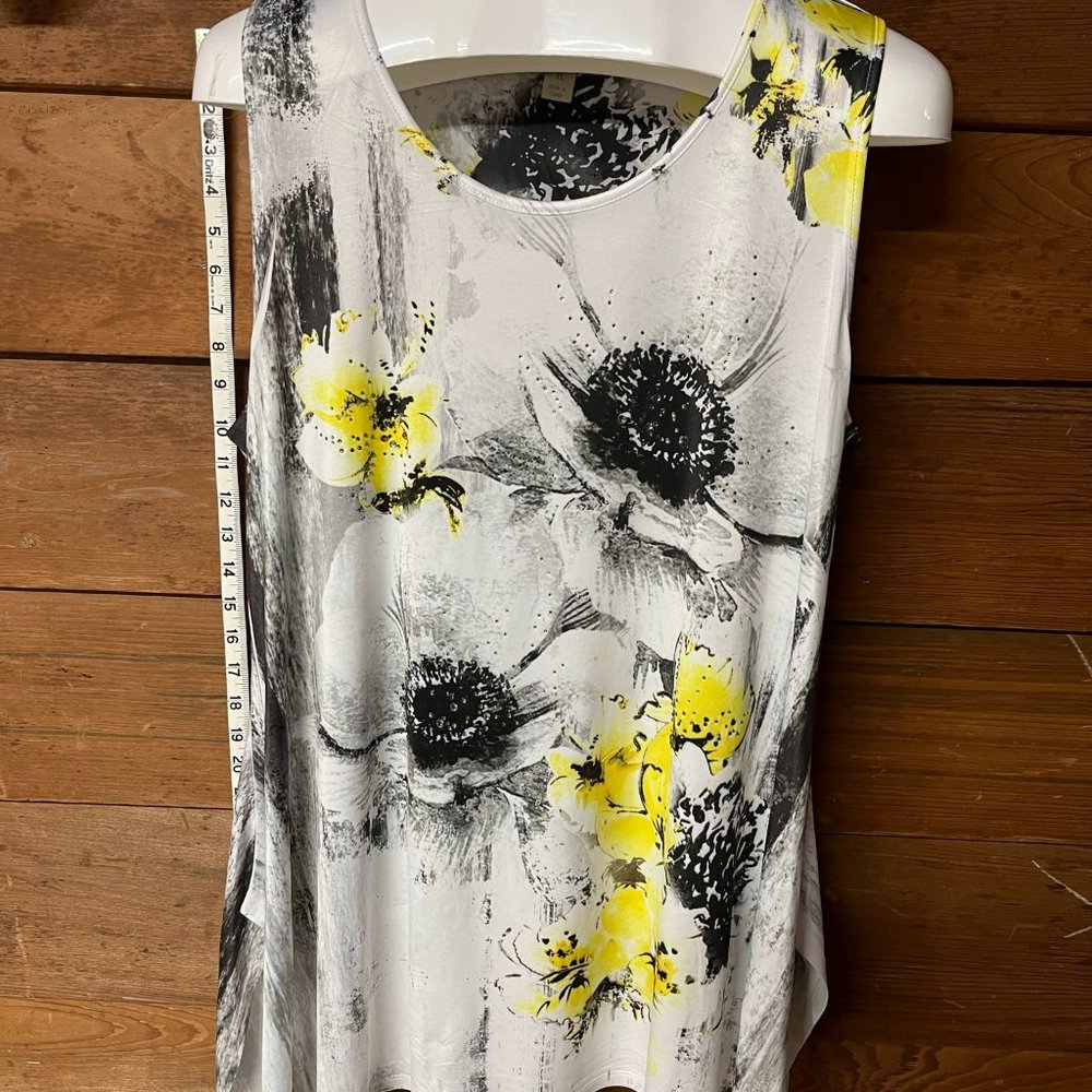 Sleeveless Top Laura Ashley - Tunic - Women XL - White - Yellow & Black Flowers